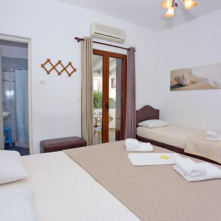 Aspous Studios And Rooms Скирос Екстериор снимка