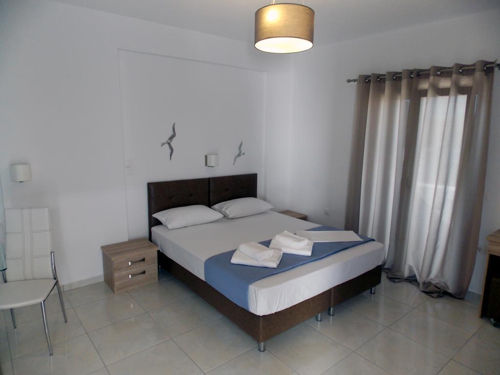 Aspous Studios And Rooms Скирос Екстериор снимка